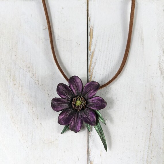 Vintage leather flower pendant choker. Reclaimed … - image 4