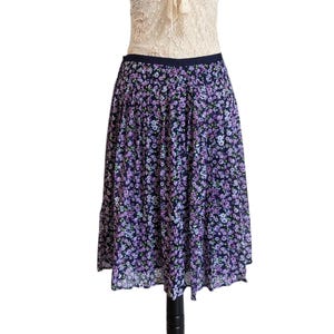 Vintage Y2K floral midi skirt size 10 00s cottagecore purple flower skirt
