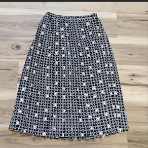 Vintage 80s Geometric Pleated Midi Skirt – Retro High Waisted Indie Whimsigoth Style – M