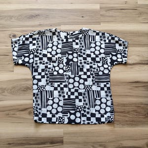 Vintage 80s Geometric Top Medium Black White Minimalist Indie Pullover Blouse