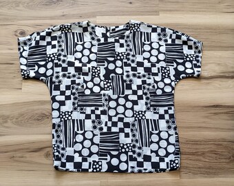 Vintage 80s Geometric Top Medium Black White Minimalist Indie Pullover Blouse