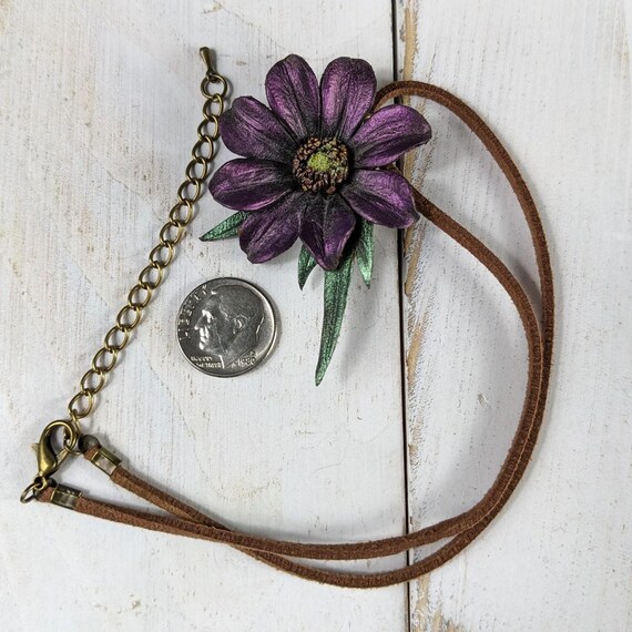 Vintage leather flower pendant choker. Reclaimed … - image 6