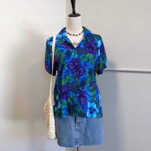 Vintage 90s Floral Hawaiian Shirt – California Krush Medium Blue Purple Rayon Top