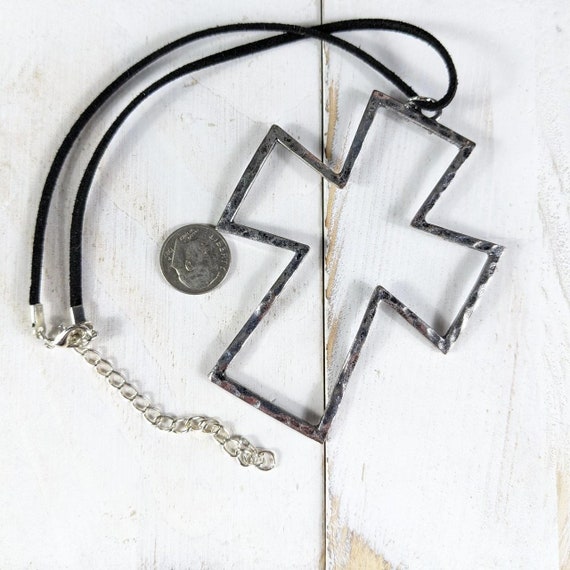 Vintage goth cross pendant choker. Reclaimed boho… - image 6