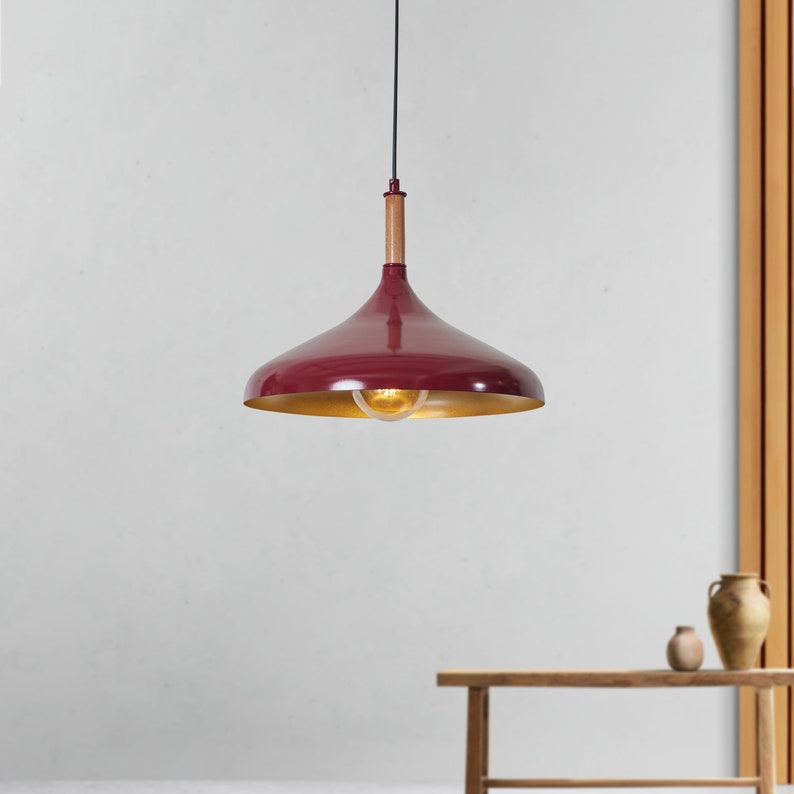 Luzarana Lampe à suspension blanche et dorée d'inspiration scandinave, câble réglable de 35 cm, forme minimaliste avec détails en bois, plafonnier moderne en métal Rouge