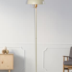 Lampadaire élégant crème doré, lampadaire élégant avec touches de laiton, salon moderne Mid-Century, éclairage de sol design luxueux Cream