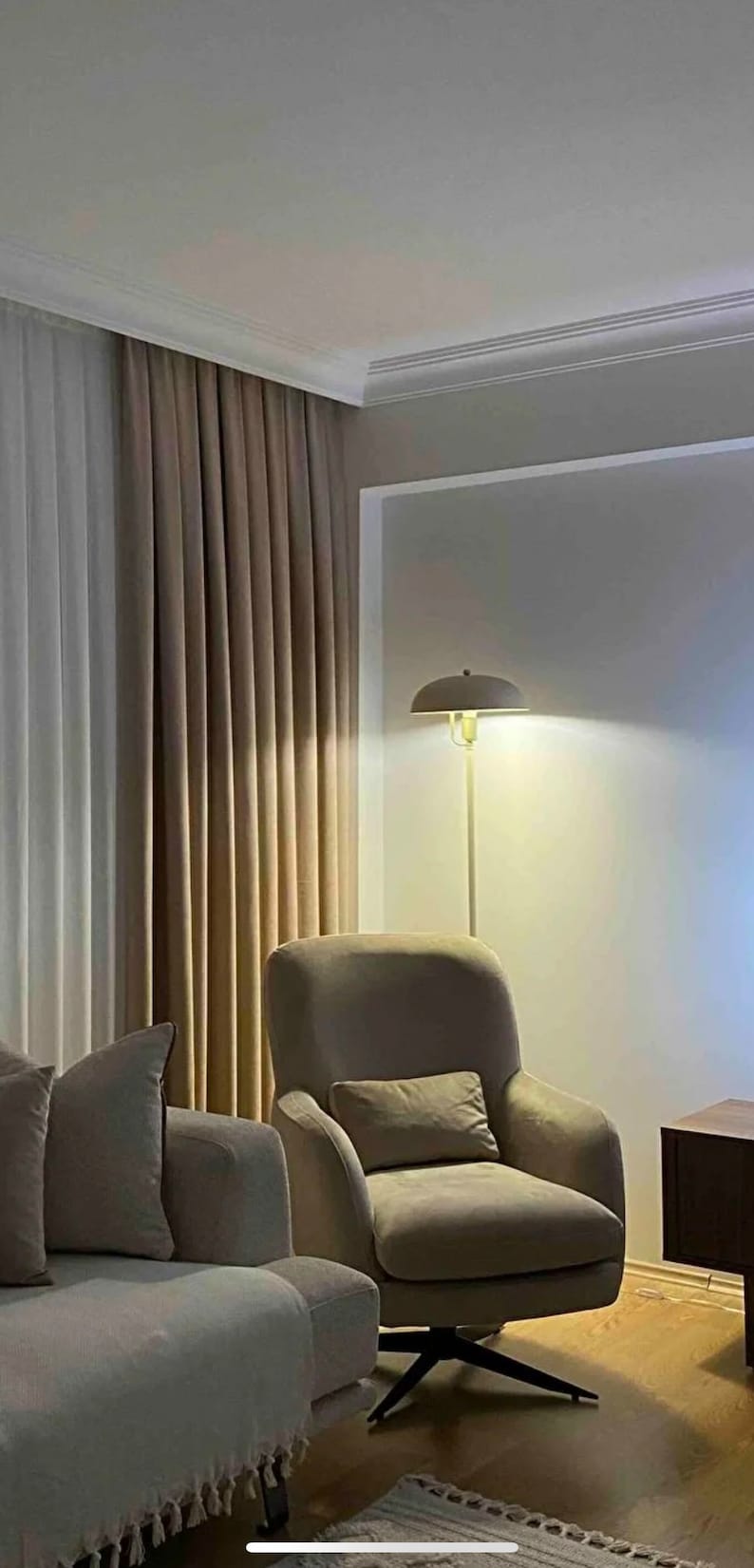 Lampadaire élégant crème doré, lampadaire élégant avec touches de laiton, salon moderne Mid-Century, éclairage de sol design luxueux image 5
