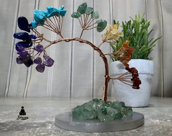 Chakra arbre de vie - 7 cristaux pour chakras faits main câblés en cuivre, ensemble de 7 cristaux pour chakras, présentoir de statue d'arbre de vie