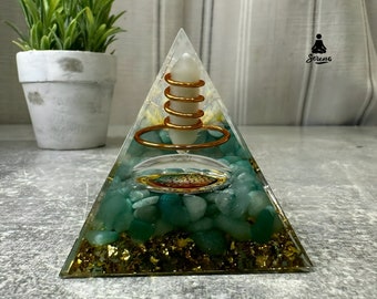 Natürliche Kristall-Orgonit-Pyramide – handgefertigte Orgon-Pyramide, grüne Dongling-Jade-Kupfer-Spirale, Klasse A++, Heilung