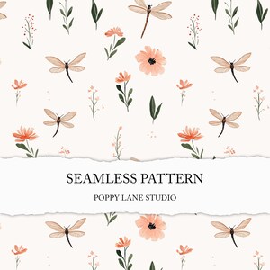 Peut inclure: Un motif sans couture avec de délicates fleurs roses, des feuilles vertes et des silhouettes de libellules sur un fond blanc. Le texte "Seamless Pattern" et "Poppy Lane Studio" est affiché sur une bannière en papier déchirée.