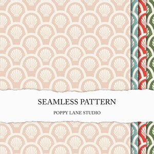 Puede incluir: Un patrón sin costuras que presenta un motivo repetitivo de conchas de vieira en blanco sobre un fondo rosa suave, con tiras verticales adicionales que muestran el mismo diseño en azul, rojo y verde. El texto SEAMLESS PATTERN POPPY LANE STUDIO es visible.