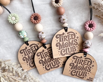 Colgante para espejo retrovisor del coche, Club de mamás cansadas, con cuentas de silicona, etiqueta de madera grabada, Café y Jesús, regalos divertidos para mamás, amante del café, Día de la Madre