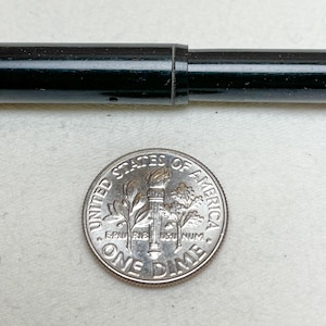 Penna stilografica in miniatura Aikin Lambert "The Pet" vintage - nera con cappuccio rosso