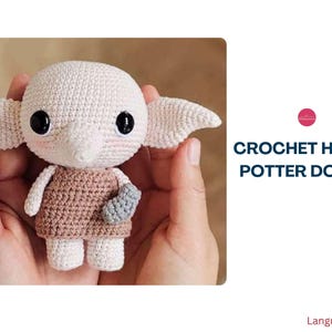 Può includere: Bambola Dobby di Harry Potter all'uncinetto, una figura amigurumi bianca e marrone con occhi grandi e orecchie a punta.