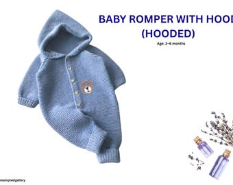 Baby Strampler Strickanleitung mit Kapuze | 3–6 Monate | PDF Herunterladen | Unisex Strampler mit kraus rechts gestrickten Knöpfen Anfängerfreundliches Baby Outfit