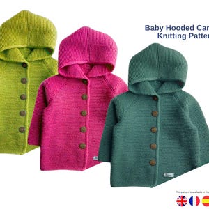 Könnte beinhalten: Drei gestrickte Baby-Kapuzenjacken in Limettengrün, Pink und Türkis. Jede Strickjacke hat eine Kapuze, lange Ärmel und Holzknöpfe. Der Text "Baby Hooded Cardigan Knitting Pattern" ist zu sehen.