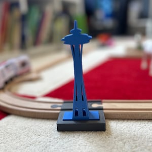 Space Needle Brio piece