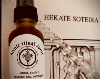 Hecate  Ritual Spray – Crossroads Guardian, Dark Floral & Earth Blend