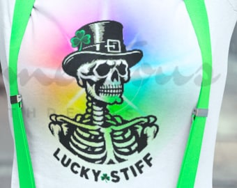 聖パトリックデー ラッキー スケルトン シャツ | ユニセックス ゴス T シャツ