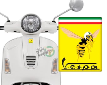Front Badge Overlay 3D Decal domed front (horncasting) badge of your vespa, with the Mio Vespa Logo on Yellow and Italian flag