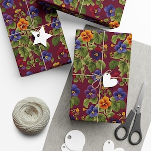 Carta da regalo floreale per la nascita di febbraio, elegante carta da regalo floreale con violette vintage e motivo floreale malinconico, regalo di compleanno per lei, carta regalo viola