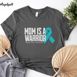 Shirt eierstokkanker, bewustzijn van eierstokkanker, kankercadeau voor moeder, cadeau kankeroverlevende, ondersteunende outfit, shirt moeder kanker, T-shirt vechter