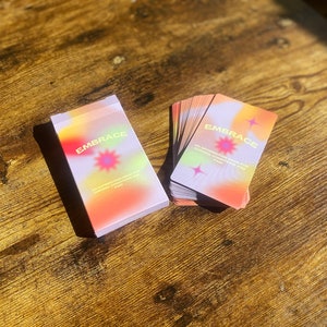 Embrace: Ein Affirmations-Deck für chronische Erkrankungen und Schmerzen