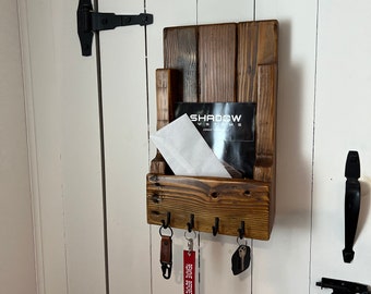 Rustic Mail and Keys Organizer