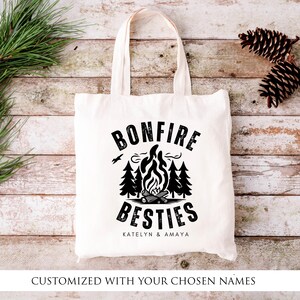 Sac fourre-tout personnalisé avec nom personnalisé pour enfants dans un camp de chalets, sac de bibliothèque scolaire cadeau Fourre-tout personnalisé avec nom pour enfant, sac cadeau mignon sac fourre-tout mignon cottagecore