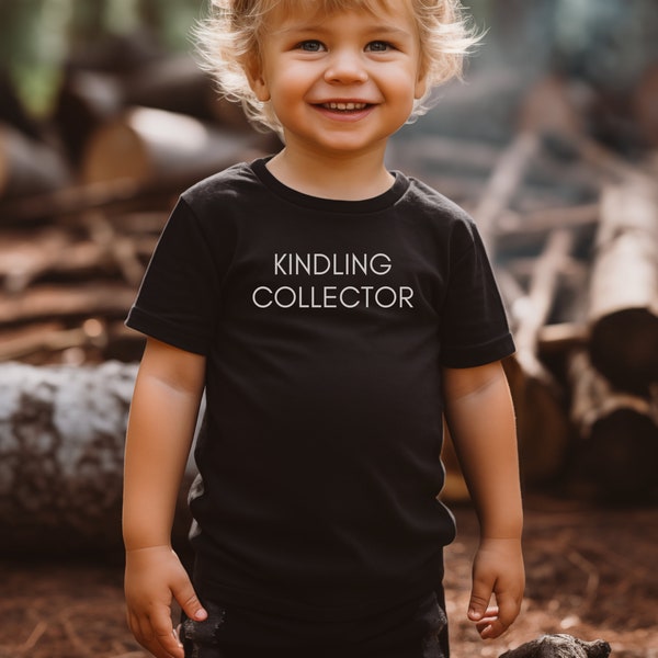 T-shirt à manches courtes pour tout-petits, Kindling Collector, Enfants d’aventure en plein air, T-shirt enfant moderne et minimaliste, cadeau nature, ambiance chalet de camp