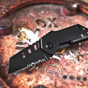 B-2 Nano Blade - Das kleinste taktische Taschenmesser der Welt - 440 Carbon Edelstahl Schlüsselanhänger Multi-Tool, Alltagsgebrauch, Campingmesser