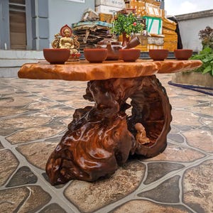 Natürlicher Massivholz Couchtisch Baumstamm Wurzelholz Beistelltisch live edge niedriger Stumpentisch rustikale Baumwurzelmöbel