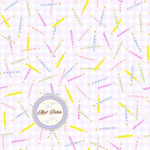 May include: A repeating pattern of colourful birthday candles scattered on a light purple and white chequered background. The candles are in shades of yellow, pink, blue, and green. A circular label with the text "Raul Patido" is in the lower right corner.