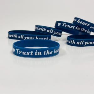 Christian Silicone Bracelet – Trust in the Lord Wristband, Proverbs 3:5-6 Scripture Band, Bible Verse Gift, Faith Bracelet for Men/Women