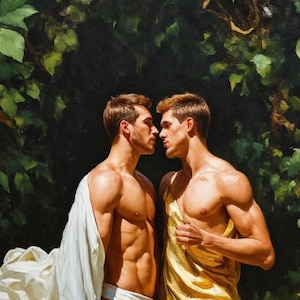 Könnte beinhalten: Ein Gemälde zeigt zwei Männer in einer innigen Umarmung vor dem Hintergrund grüner Blätter. Einer ist in weißes Tuch gehüllt, der andere in Gelb. Das Kunstwerk erinnert an einen klassischen Stil.