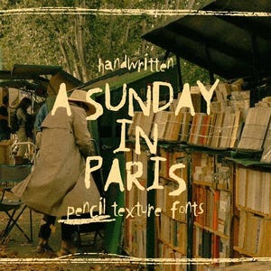 Puede incluir: Un diseño de fuente manuscrita con el texto "A Sunday in Paris" en amarillo sobre un fondo marrón. El texto está rodeado por un marco de estilo vintage. La imagen también presenta un puesto de libros con libros en estantes.