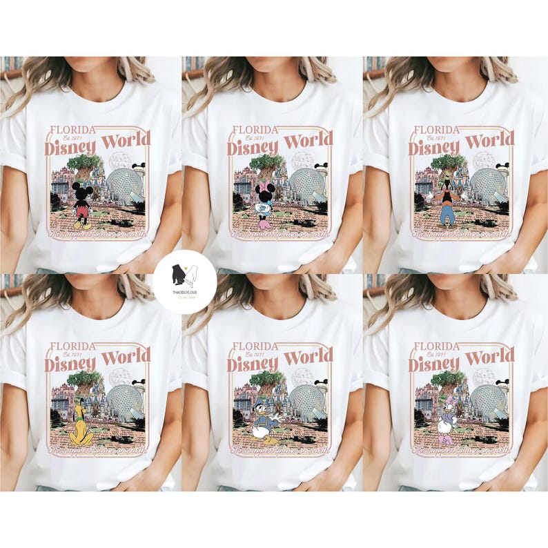 Puede incluir: Camisetas blancas con un dise&ntilde;o vintage que muestra "FLORIDA Disney World" y personajes de Disney. El dise&ntilde;o incluye a Mickey, Minnie, Goofy, Pluto, Donald y Daisy Duck. Un recuerdo cl&aacute;sico.
