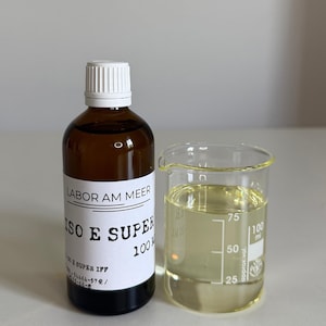 Iso E Super Fragrance Molecule: Velvety Woody Scent - IFF Original