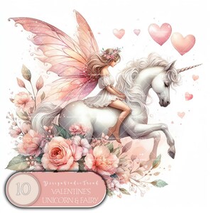 Può includere: Una fata rosa con ali delicate cavalca un unicorno bianco con un corno rosa. La fata indossa un vestito bianco e ha lunghi capelli biondi. L'unicorno è circondato da fiori rosa e cuori. Il testo "Valentine's Unicorn & Fairy" è in basso nell'immagine.