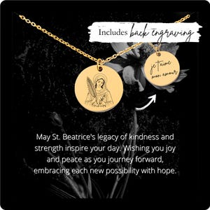 Può includere: Collana color oro con due ciondoli rotondi. Uno presenta un'immagine incisa di una santa che tiene un ramo di palma. L'altro ciondolo ha incisa la frase "je t'aime mon amour". L'immagine include il testo "Includes back engraving".