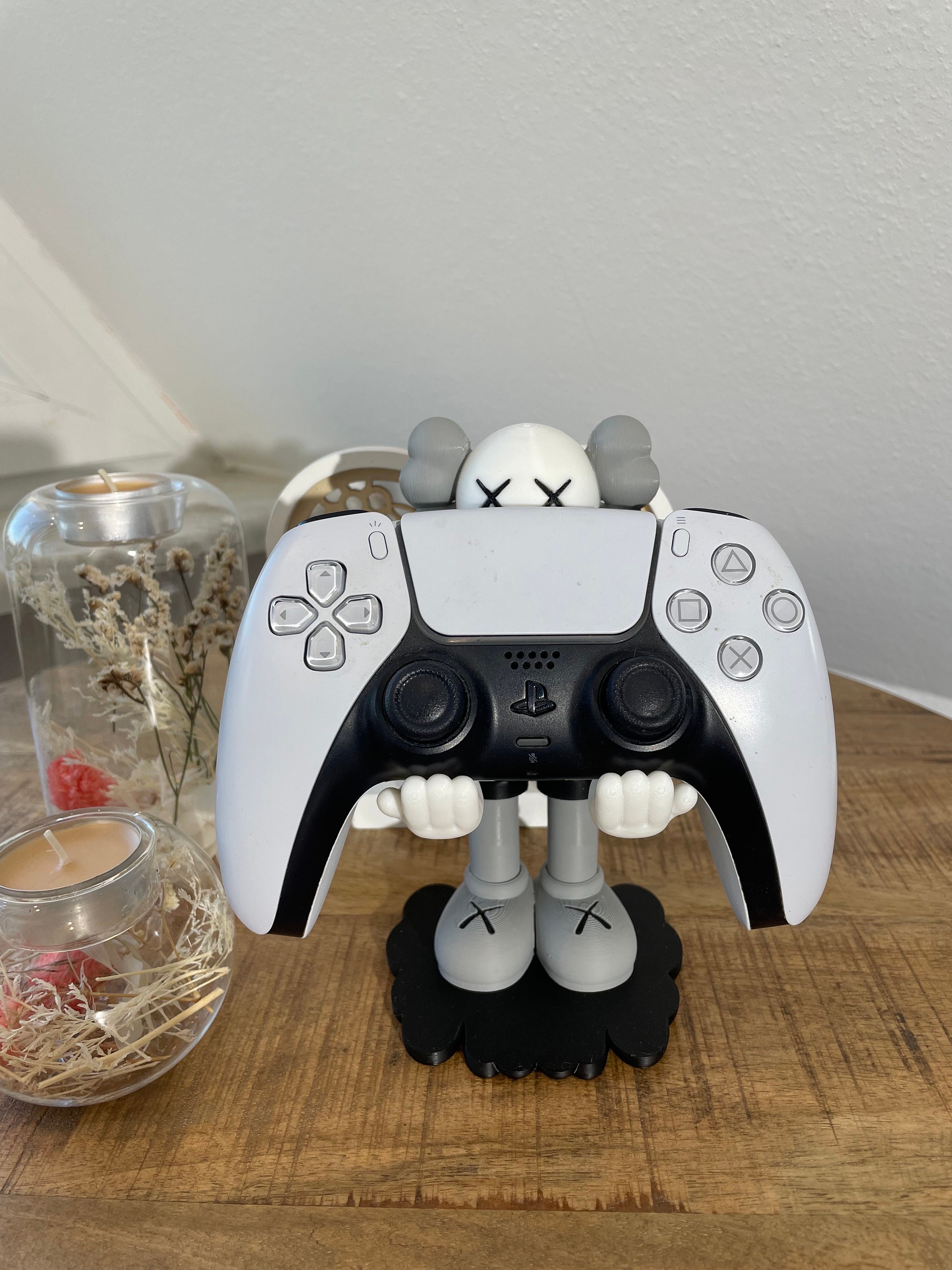 Kaws Controller Holder for Xbox One, S X, Playstation PS5
