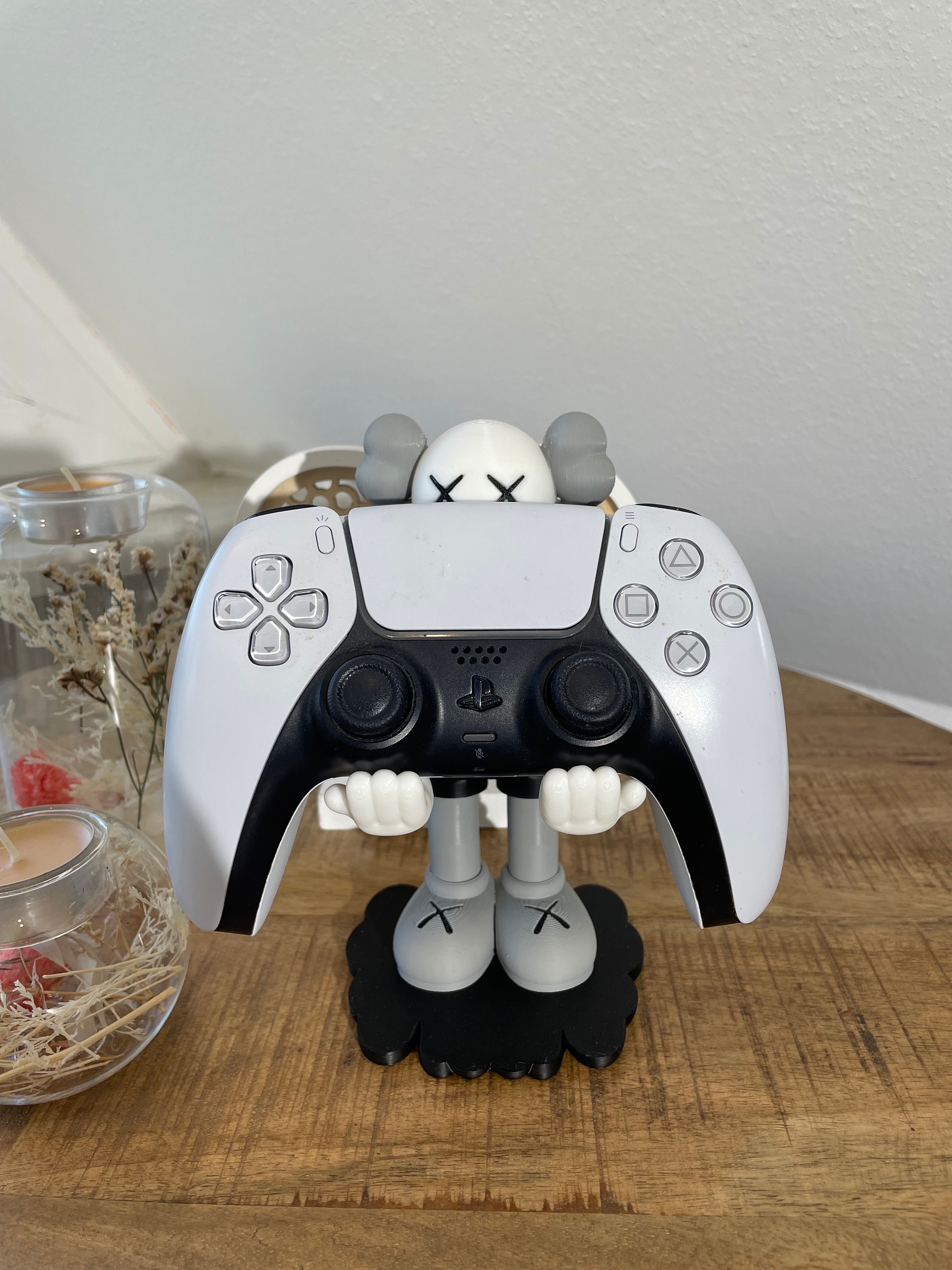 Kaws Controller Holder for Xbox One, S X, Playstation PS5