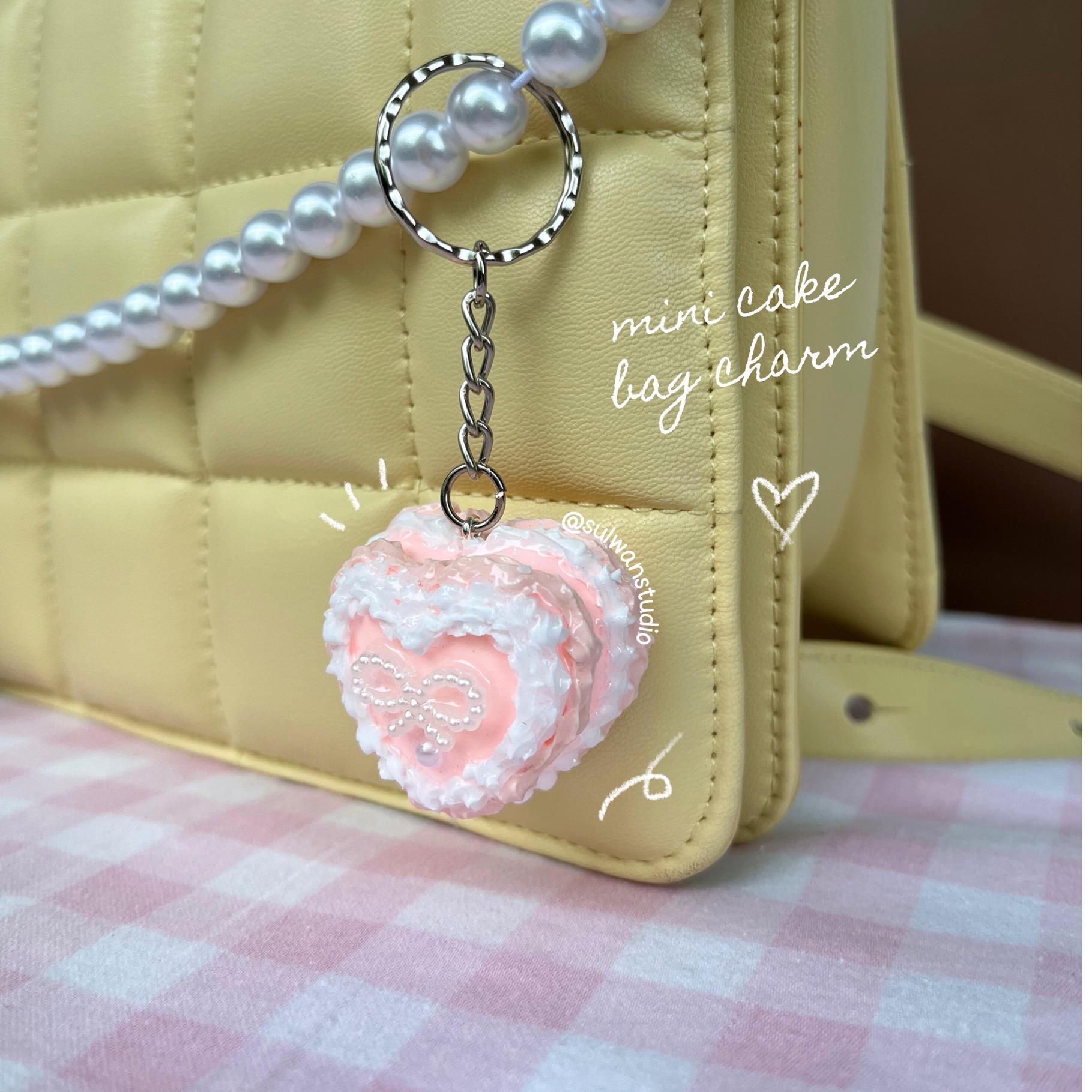 Holibanna Papa Keychain – Cute Baker Cupcake Charm Keyring, Pastry Chef Gift, Bag/Purse Accessory