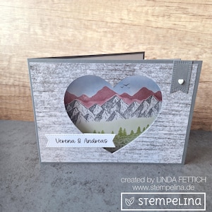 Hochzeitskarte mit Bergmotiv personalisiert mit Vornamen des Brautpaares und Hochzeitsdatum - mit Geldscheinfach