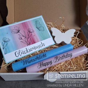 Geburtags-Geschenkset mit Schmetterling Kerzenhalter und handgefertigter Karte + Kerzen nach Wunsch im Geschenkkarton - personalisiert