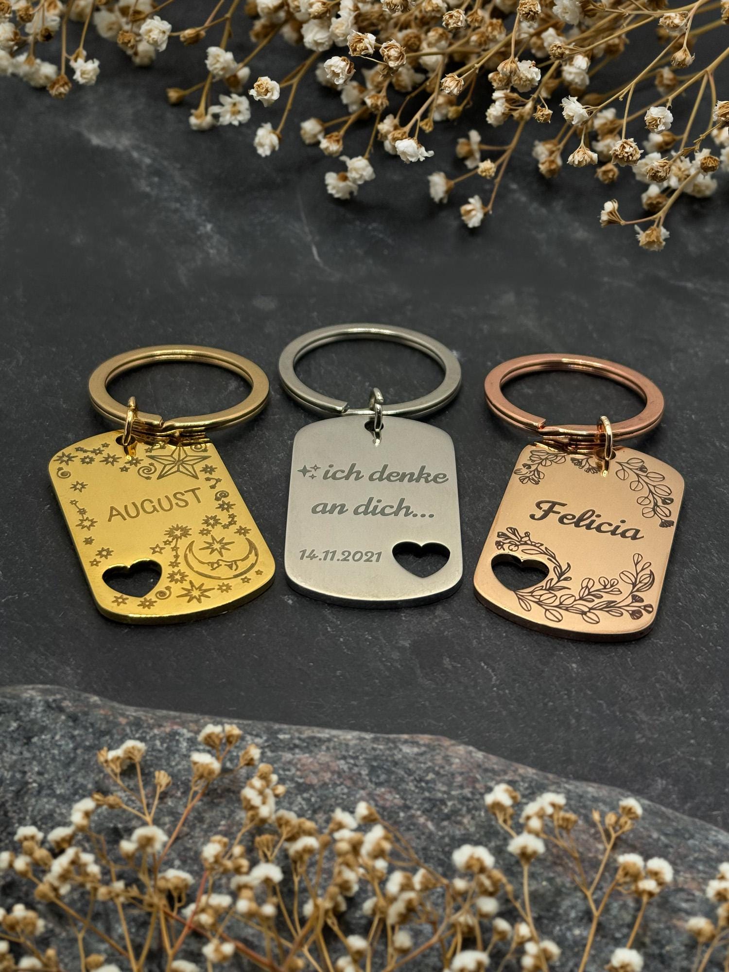 Schlüsselanhänger Herz-Ausschnitt mit Wunschtext Geschenk für Partner Freund Freundin Jahrestag Edelstahl personalisiert