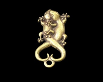 Duo Gecko Thai Blessed Amulet for Wealth and Luck Prosperity in money The aspect of kindness is popular, enhancing charm and love