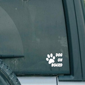 Calcomanía de coche personalizada de perro a bordo