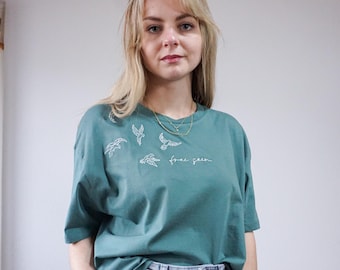 Be free, women&#39;s shirt, organic cotton, Fair Wear, Christian, green, Christian merch, embroidered, birds