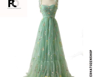 Maxi robe verte sans bretelles en tulle brodé, robe à fleurs, robe de vacances à fleurs, robe de cocktail pour le bal de promo Cottagetore, robe vintage française, fée